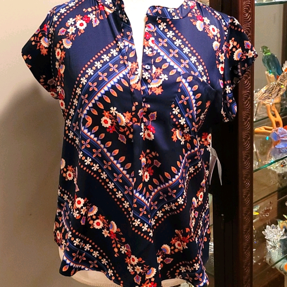 Liz Claiborne flutter sleeve printed blouse
